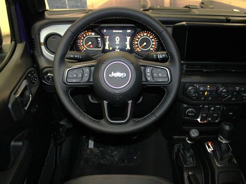 New 2026 Jeep Gladiator Sport image 12