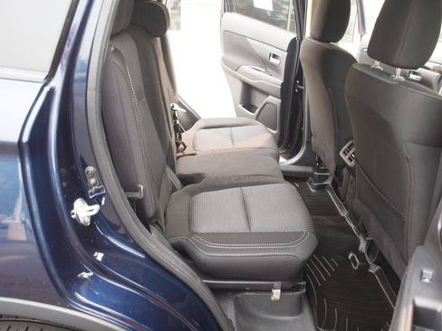 Used 2019 Mitsubishi Outlander AWD image 7