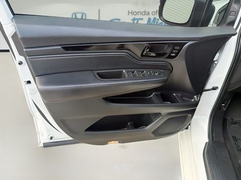 Certified 2023 Honda Odyssey Touring image 20