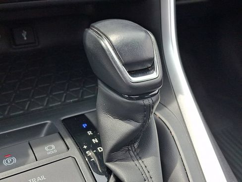Used 2022 Toyota RAV4 XLE Premium AWD/4WD image 15