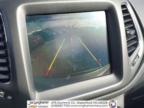 Used 2017 Jeep Compass Trailhawk w/ Cold Weather Group image 16