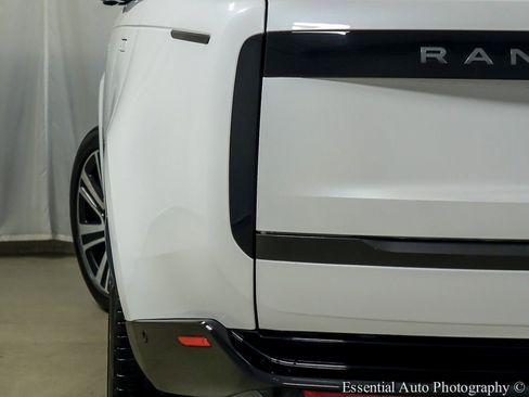 Used 2023 Land Rover Range Rover SE AWD/4WD image 9