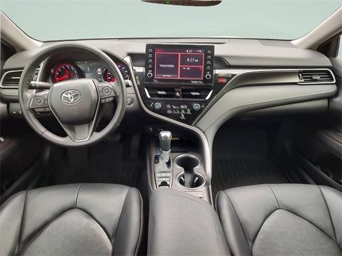 Used 2022 Toyota Camry XSE image 12