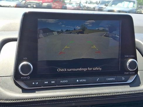 Used 2025 Nissan Rogue SV AWD/4WD image 18