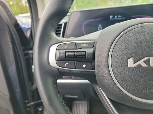 Used 2024 Kia Sportage EX AWD/4WD image 16