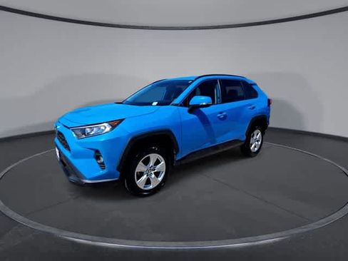 Used 2021 Toyota RAV4 XLE FWD image 4