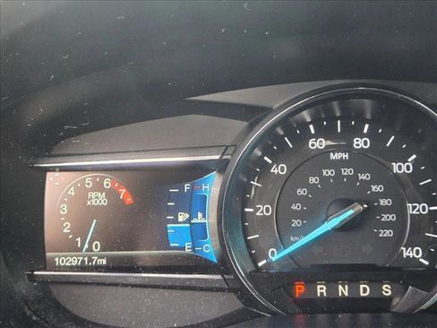 Used 2017 Ford Explorer XLT w/ Equipment Group 201A FWD image 13