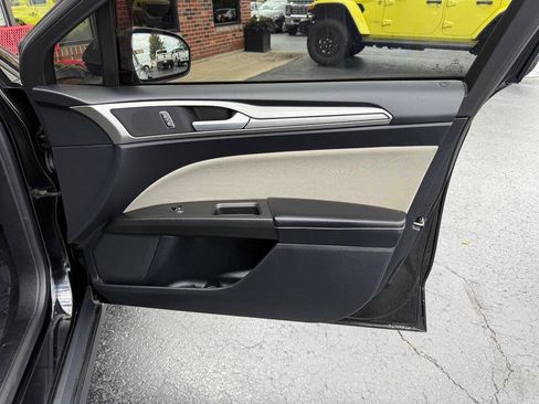 Used 2020 Ford Fusion S FWD image 22