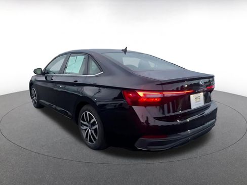 Used 2025 Volkswagen Jetta SE image 11