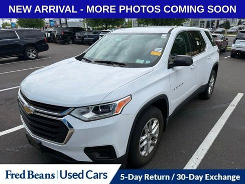 Used 2018 Chevrolet Traverse LS FWD image 3