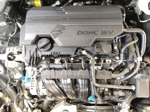Used 2025 Hyundai Elantra Sport w/ Cargo Package FWD image 30