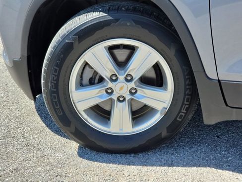 Used 2019 Chevrolet Trax LT w/ LT Convenience Package FWD image 10