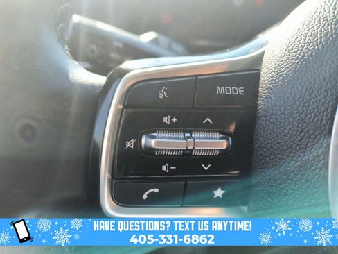 Used 2025 Kia Carnival image 25