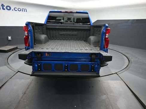 Used 2023 Chevrolet Silverado 1500 ZR2 w/ Technology Package AWD/4WD image 11