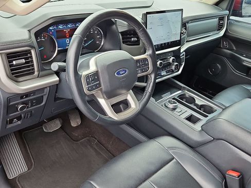 Used 2022 Ford Expedition XLT RWD image 16