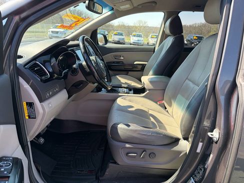 Used 2015 Kia Sedona SX image 9