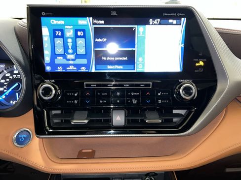 Used 2021 Toyota Highlander Platinum image 34