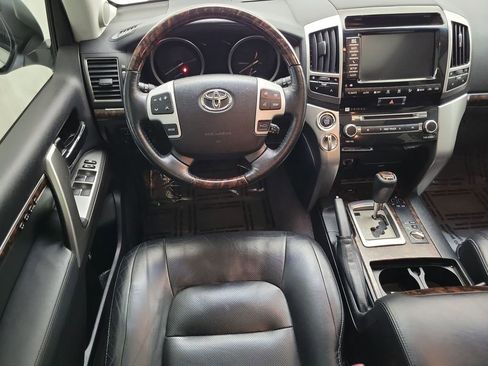Used 2014 Toyota Land Cruiser image 12