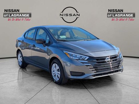 New 2025 Nissan Versa S w/ Trunk Package FWD image 3