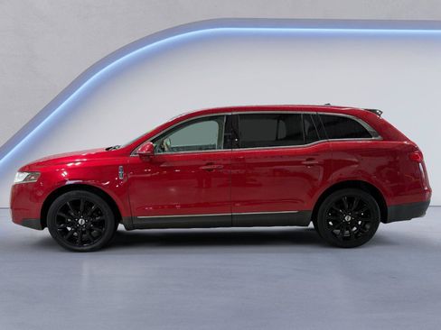 Used 2010 Lincoln MKT 2WD image 6