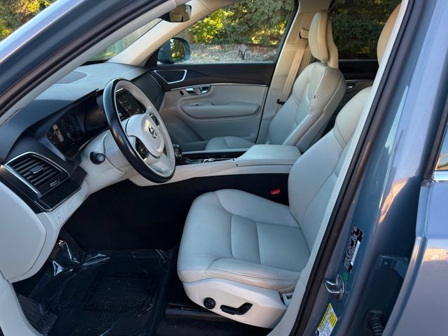 Used 2020 Volvo XC90 T6 Momentum w/ Protection Package Premier AWD/4WD image 6