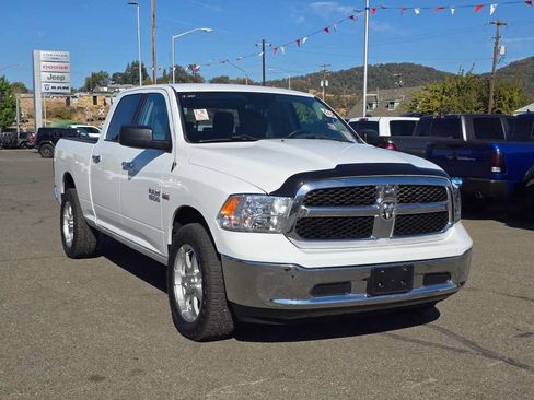 Used 2017 RAM 1500 Classic SLT AWD/4WD image 18