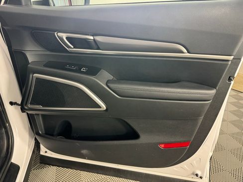 Used 2025 Kia Telluride S image 32