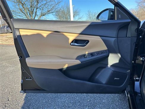 New 2025 Nissan Sentra SV w/ SV Premium Package image 14