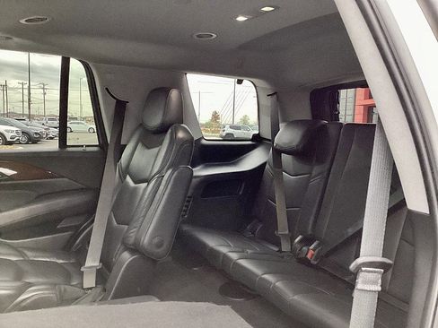 Used 2020 Cadillac Escalade Luxury image 17