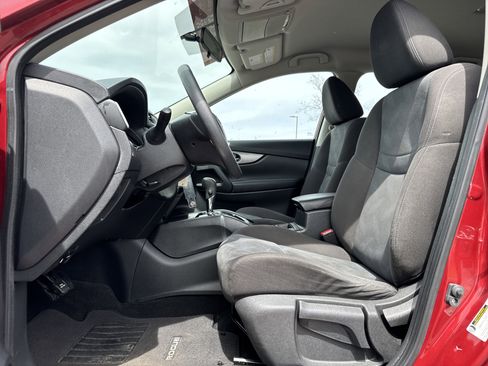 Used 2016 Nissan Rogue S image 16