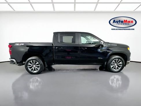 Used 2023 Chevrolet Silverado 1500 LT AWD/4WD image 9