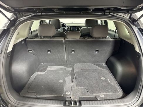 Used 2017 Kia Niro LX image 31