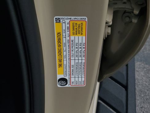 Used 2023 Chevrolet Silverado 1500 ZR2 w/ Technology Package image 32