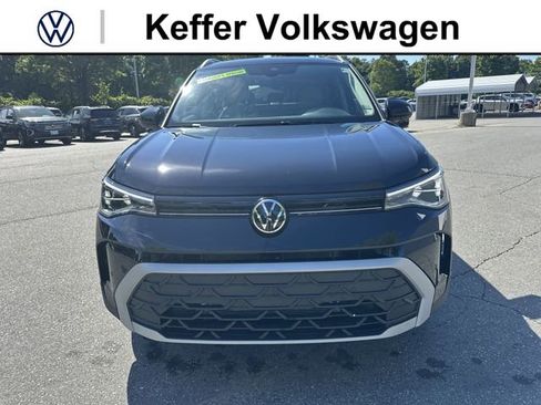 New 2026 Volkswagen Taos SE FWD image 8
