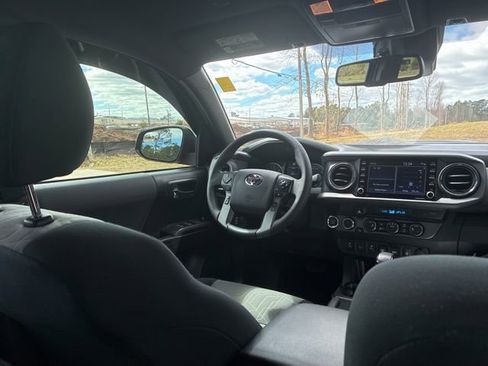 Used 2021 Toyota Tacoma TRD Sport w/ Technology Package image 24