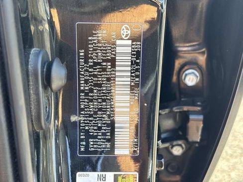 Used 2022 Toyota Corolla SE w/ Carpet Mat Package (TMS) FWD image 32