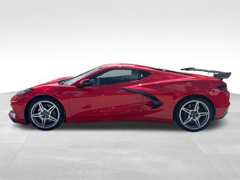 Used 2022 Chevrolet Corvette Stingray Coupe w/ Z51 Performance Package RWD image 2