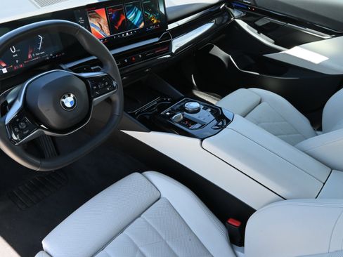 Certified 2024 BMW 530i w/ Convenience Package image 13