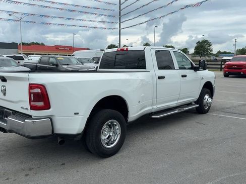 Used 2024 RAM 3500 Tradesman w/ Chrome Appearance Group AWD/4WD image 6