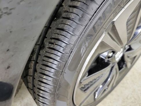 Used 2019 Honda Civic EX image 11