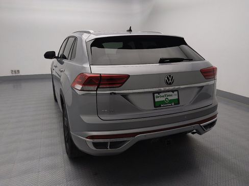 Used 2020 Volkswagen Atlas Cross Sport SE w/ Panoramic Sunroof Package image 6