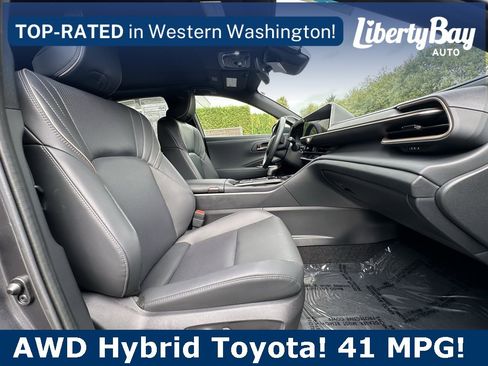 Used 2024 Toyota Crown Limited image 10