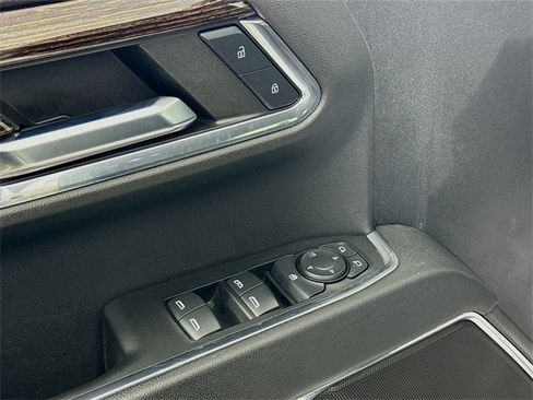Used 2024 GMC Sierra 1500 SLE image 19