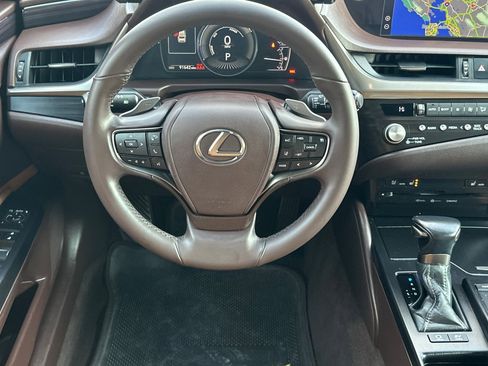 Used 2021 Lexus ES 300h 300h image 11