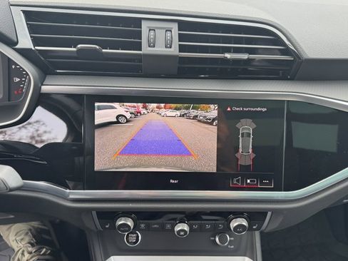 Certified 2025 Audi Q3 2.0T Premium image 17