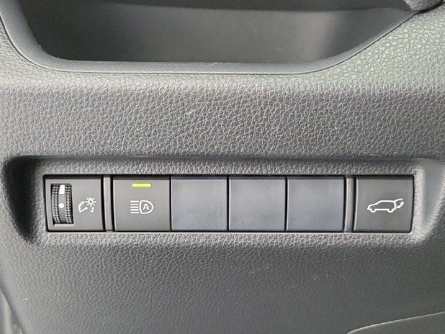 Used 2019 Toyota RAV4 XLE FWD image 33