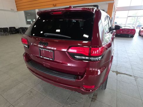 Used 2019 Jeep Grand Cherokee Altitude AWD/4WD image 10