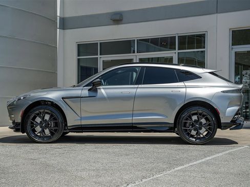 New 2025 Aston Martin DBX 707 image 18