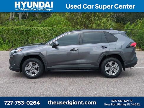 Used 2024 Toyota RAV4 XLE w/ Convenience Package FWD image 2
