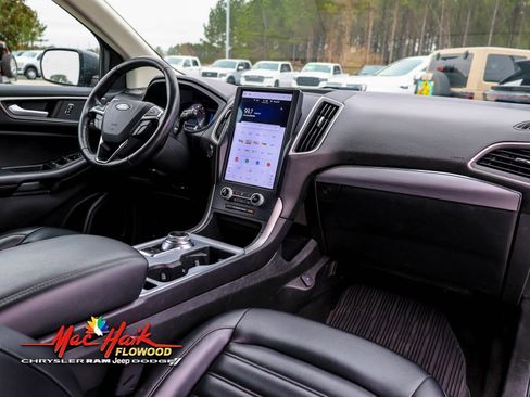 Used 2022 Ford Edge SEL w/ Convenience Package image 11